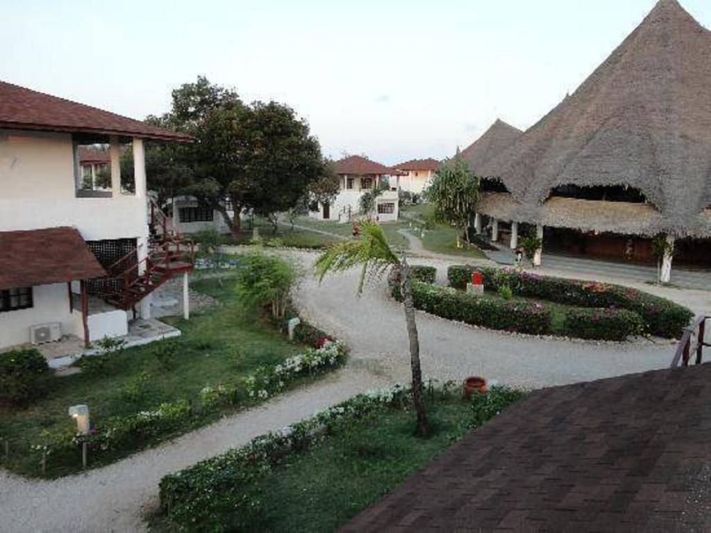 Garoda Resort Малинди Экстерьер фото